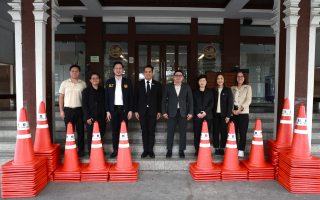 วิริยะประกันภัย มอบกรวยยางจัดระเบียบจราจร กรมการขนส่งทางบก