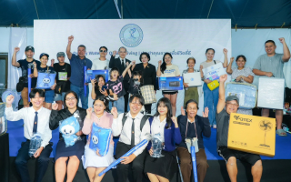 ผู้ว่าการ กปน. ร่วมจับสลาก มอบโชคแก่ประชาชน ที่ร่วมกิจกรรมภายในร้านกาชาด กปน. 