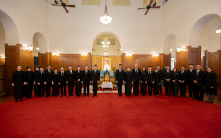 เมืองไทยประกันชีวิต นำคณะผู้บริหารลงนามถวายความอาลัย และถวายสักการะเบื้องหน้า  